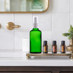 Recipient cosmetic verde 50 ml cu spray alb