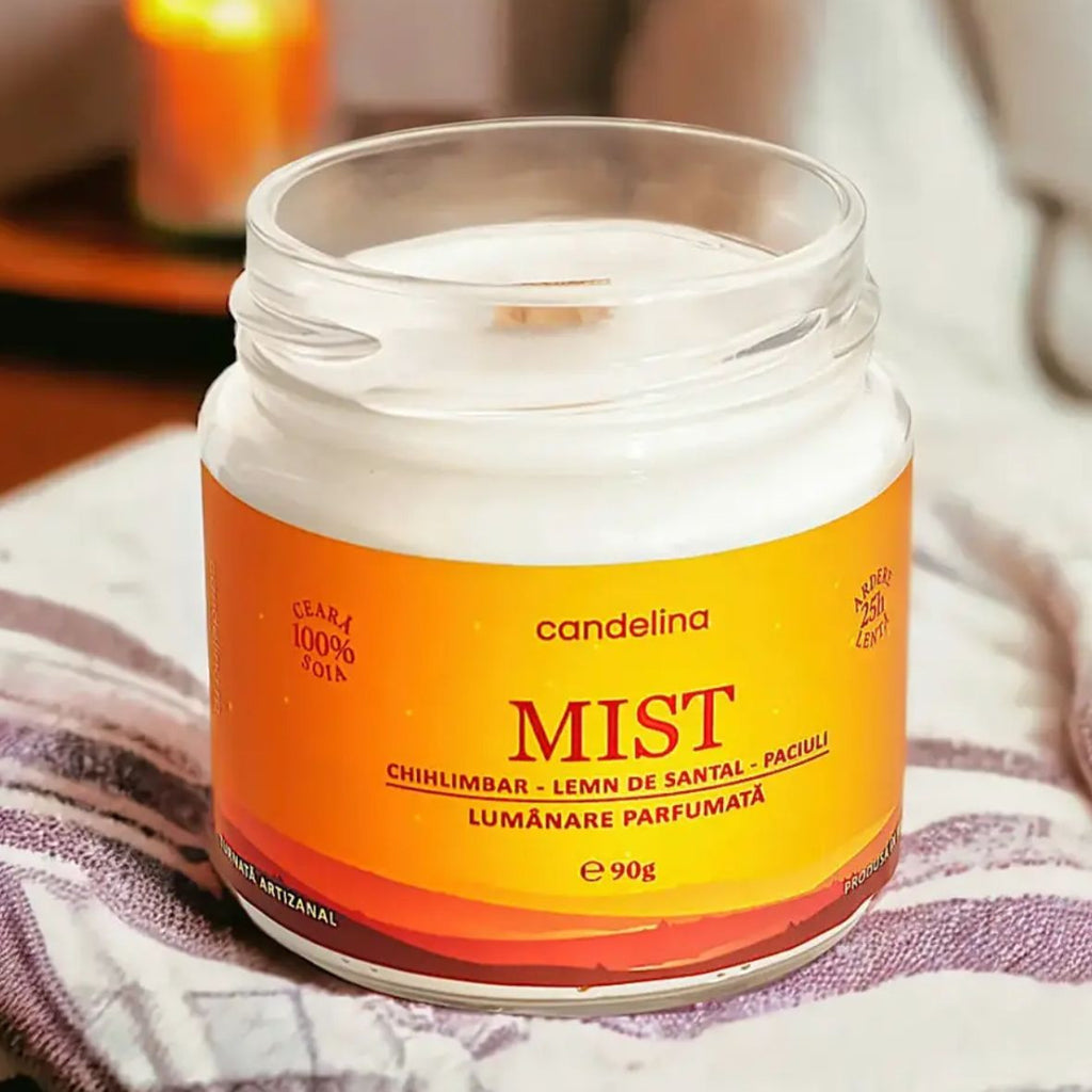 Lumânare parfumată MIST – Chihlimbar, Lemn de Santal, Paciuli, Candelina